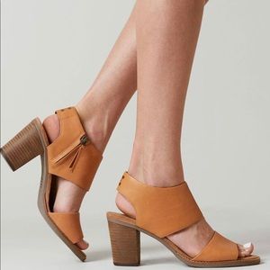 Tom’s Majorca leather heeled sandals in Tan
